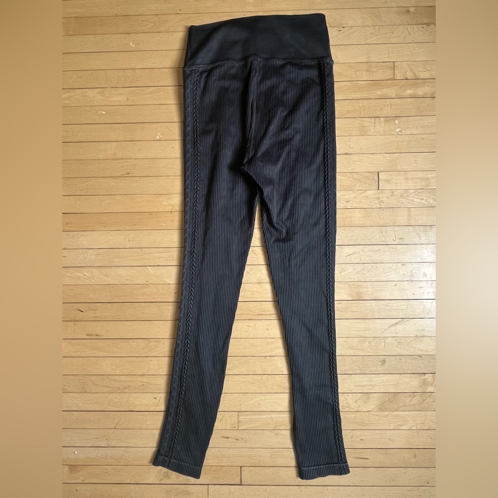 Offline by Aerie Seamless Cable Leggings - Picture 2 of 5